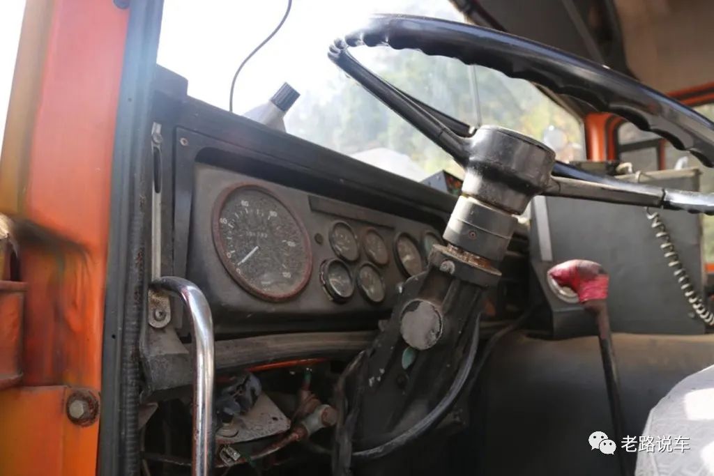 斯太尔血脉超级少见的黄河牌jn3261公铁两用卡车