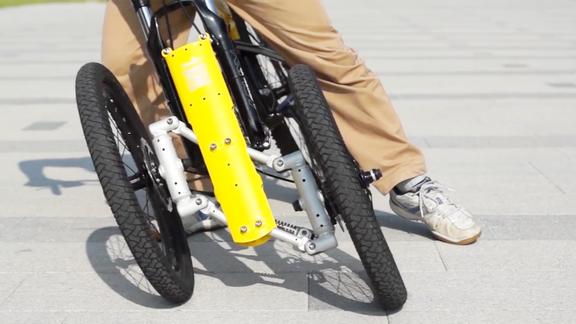 民间发明三轮山地车左右倾斜也不会倒