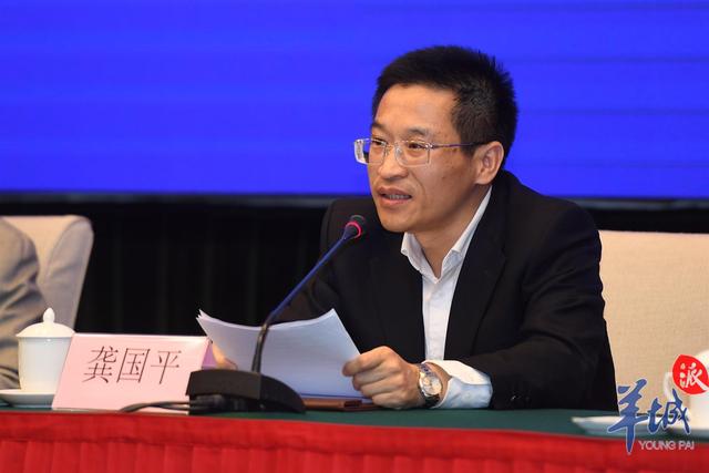 广东省科技厅副厅长龚国平在新闻发布会上说,在疫苗研发方面,组织多家