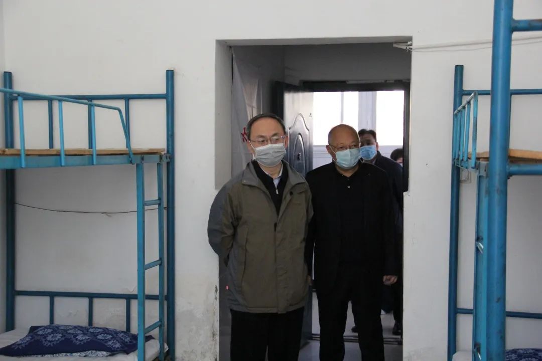 市长郑连生在忻州一中忻州高级中学调研疫情防控和高三年级开学准备