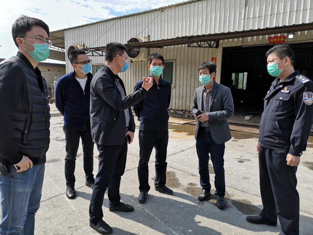 安全生产晋江市领导吴忠刘黄少伟带队前往新塘街道开展企业复产复工
