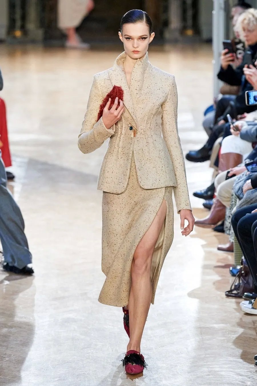 2020秋冬巴黎时装周看不完的时尚追不完的潮流中