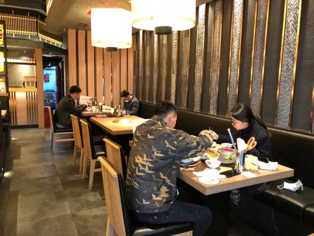 昆山人餐饮经营场所今起恢复堂食奥灶馆亭林路店明天6点恢复营业