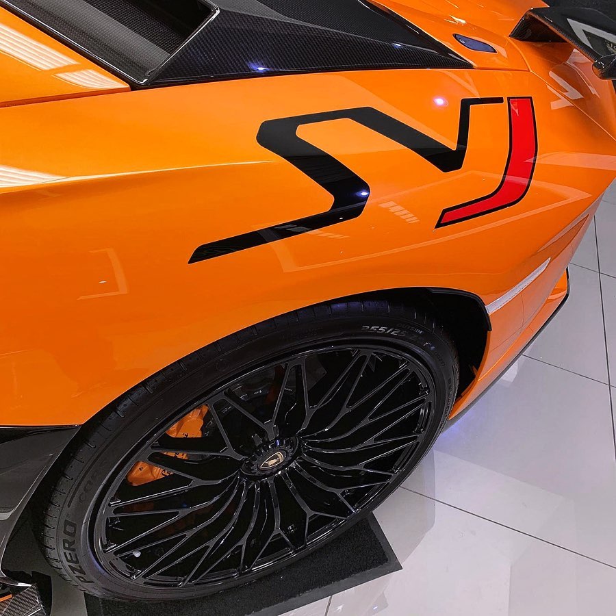 "狂暴橙"兰博基尼aventador svj,无限傲娇姿态