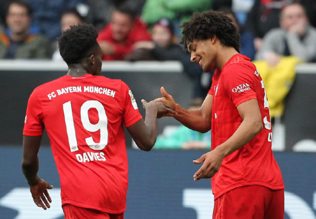 拜仁慕尼黑:身价又涨,宝藏男孩戴维斯_阿拉巴