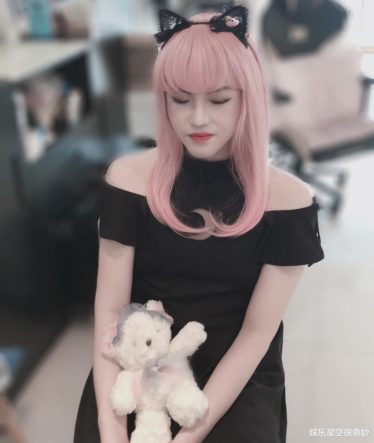 rng前职业选手cos女装粉丝看到效果后感觉自己心动了