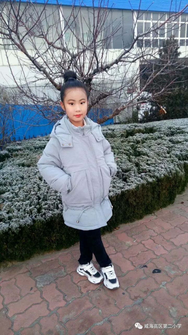 协同二小童心抗疫风雅少年杨佳雯