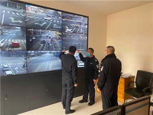 河北省无极县公安局副局长刘永利到交警大队督导恢复办理业务疫情防控