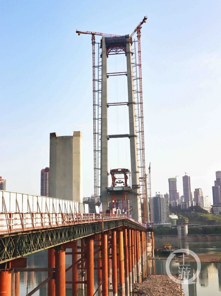 与汛期赛跑南纪门长江轨道专用桥主梁架设有序推进