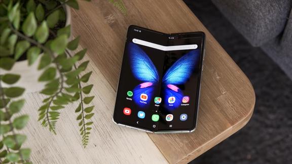 三星第二代折叠手机galaxyfold2有个小遗憾