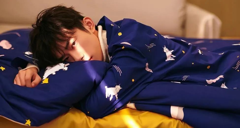 看长得帅的人睡颜都是一种治愈_颜也