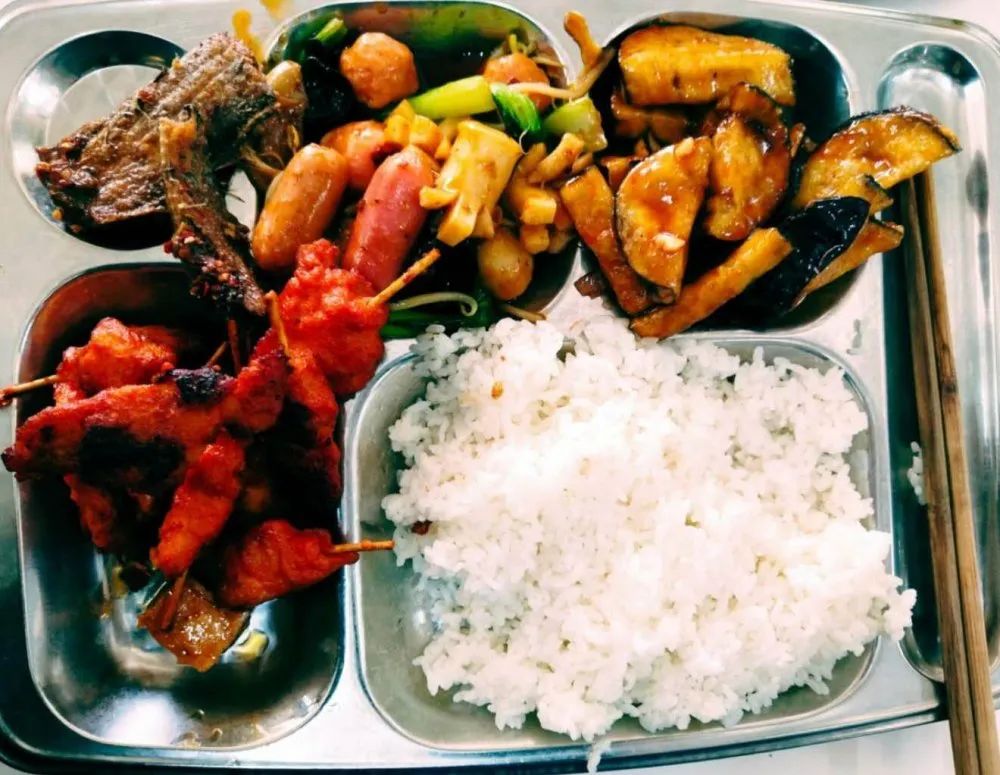 你是否想念内民大的食堂值得你日日思念教学区的庄严威仪博学明理