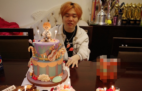 rookie生日当天完成突破数据不会说谎ig大腿至今还是他