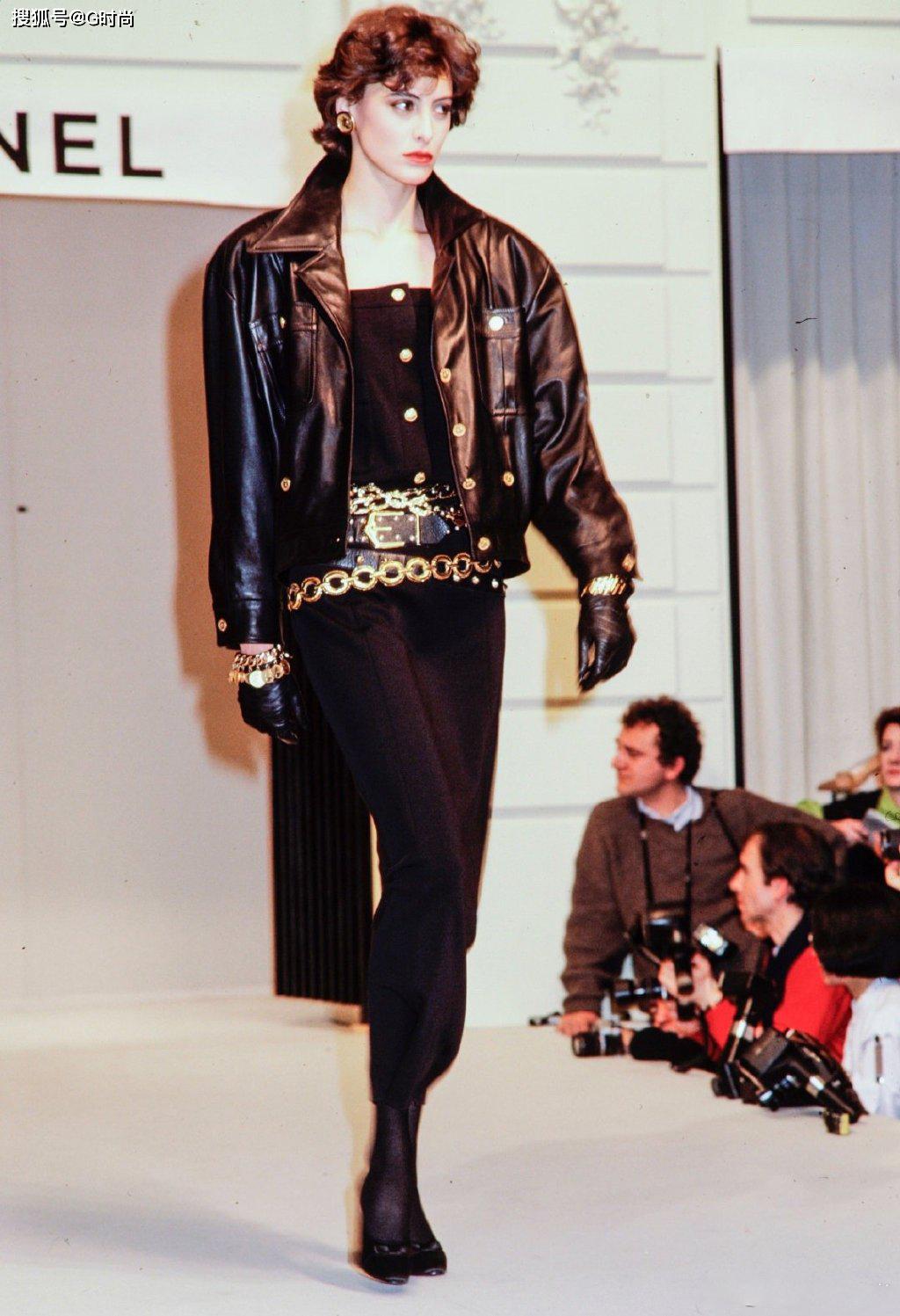 80年代最出名的法国模特 拍摄于当时的chanel秀场