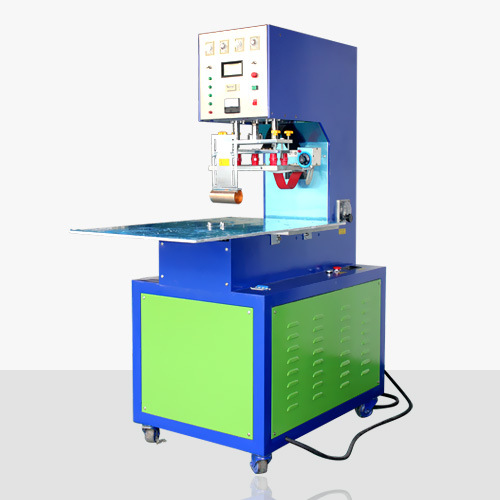 高周波焊接机的技术具有速度快,焊缝牢固等优点,更重要的是可使塑料