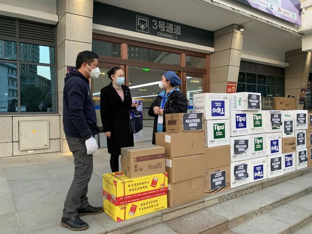 武昌方舱医院采购员12小时采购500套生活用品