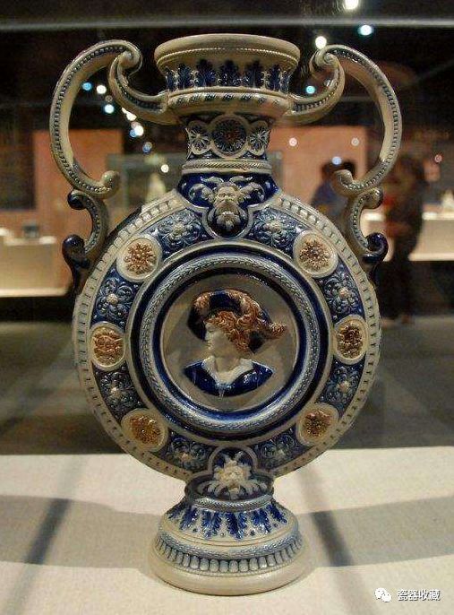 我们从欧洲瓷器发展的历史可看到,来自中国的瓷器曾经对欧洲历史产生