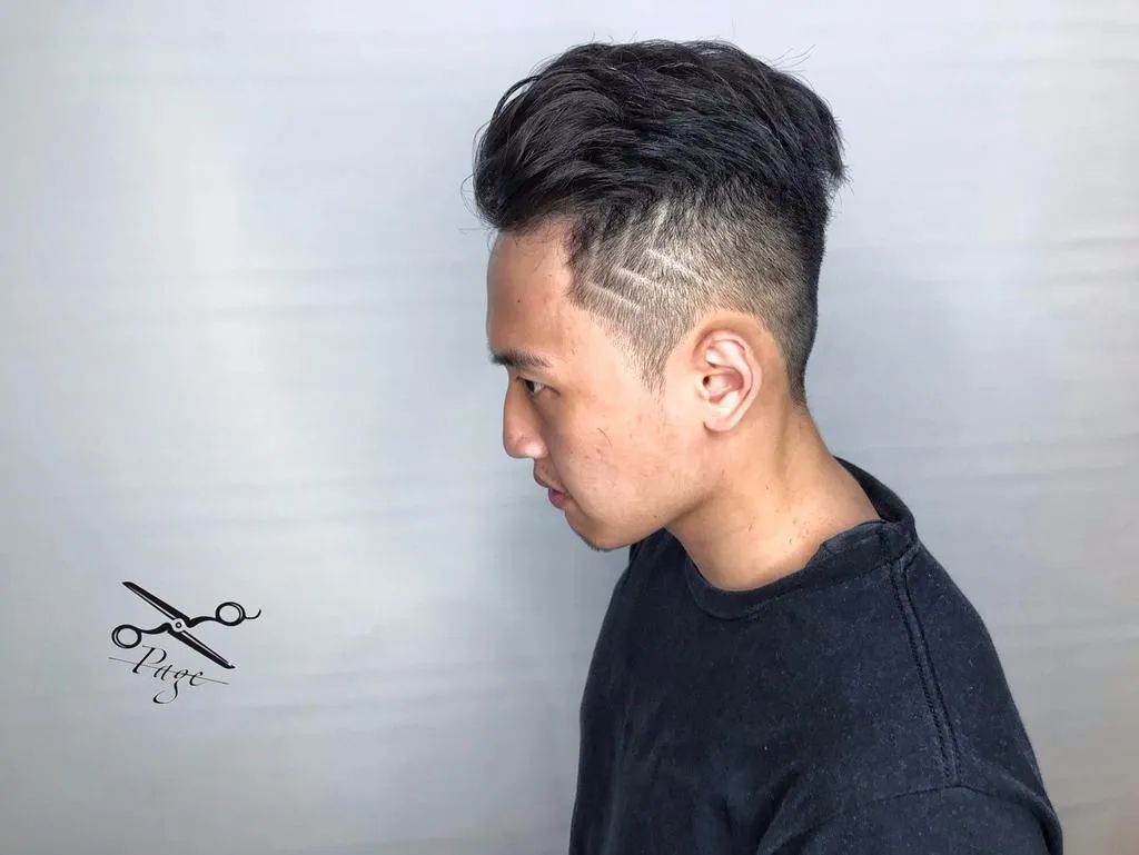 利用刻线来加强发流走向的分界,油头抓起来更轻松上手简单刻线为利落