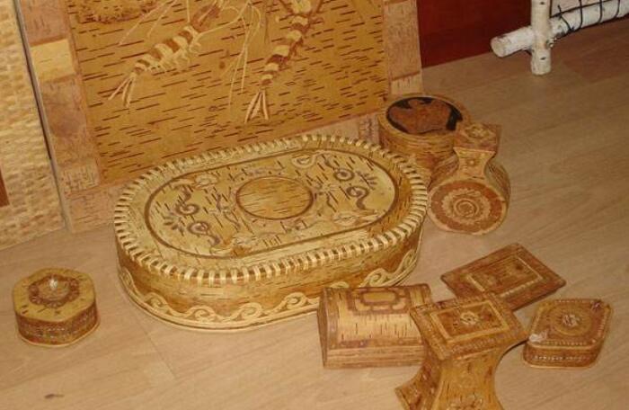 品种非常多,纯天然,基本都是真货,如果要买特色工艺品,可以去海拉尔的