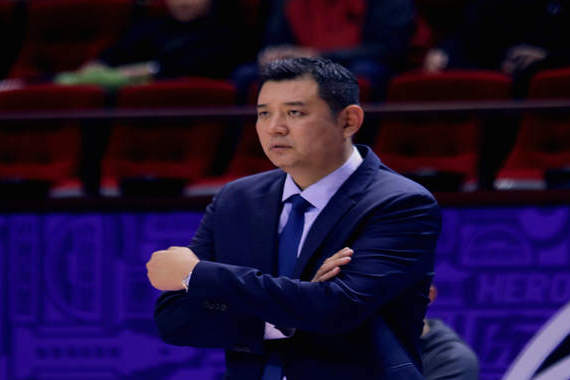 山东西王男篮主教练巩晓彬为战疫勇士送祝福!