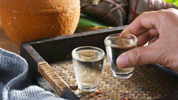 每天喝一杯白酒身体会得到什么变化答案或许和你想的不一样