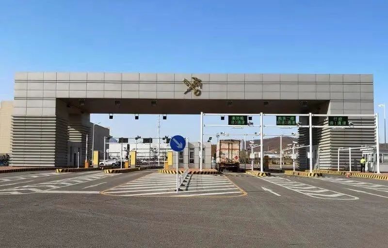 按下快进键千军鏖战急大连海关帮扶特殊区域企业复工复产纪实