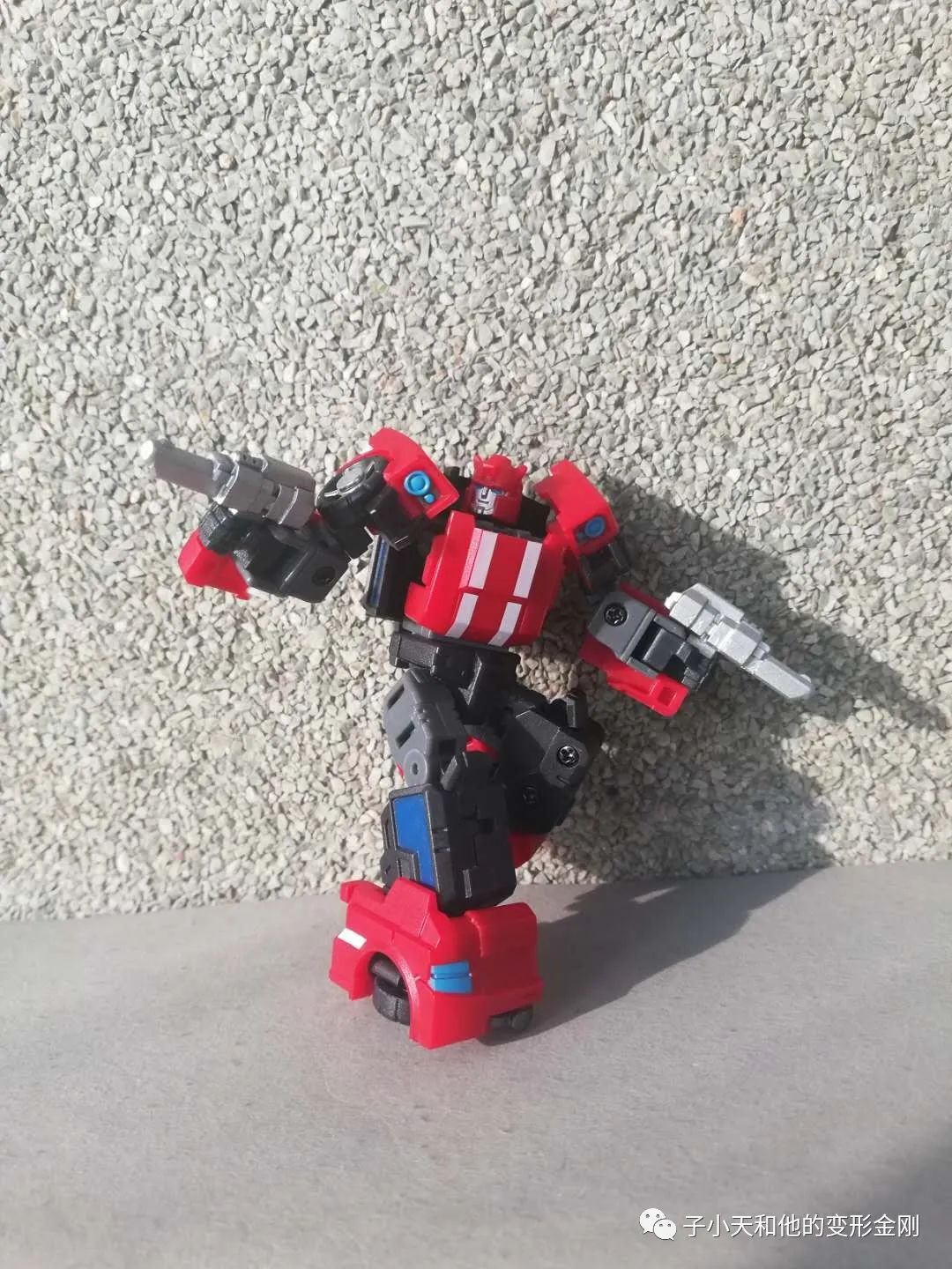 【评玩具】子小天:岑测评《铁工厂飞过山,尺寸不大,却很好玩!》