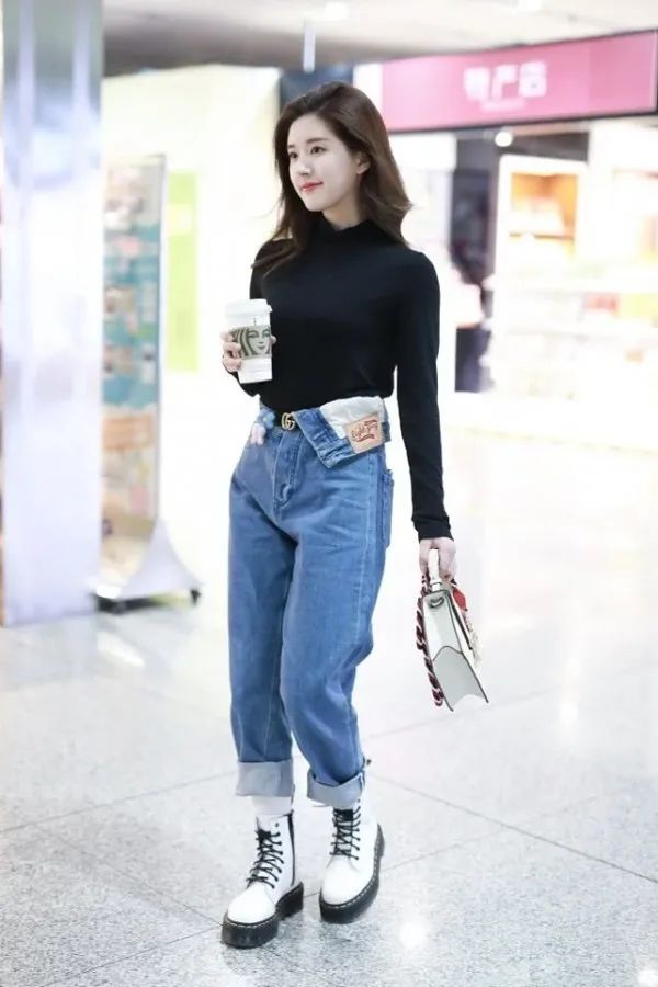 2020春夏流行单品你想不想试试白色马丁靴