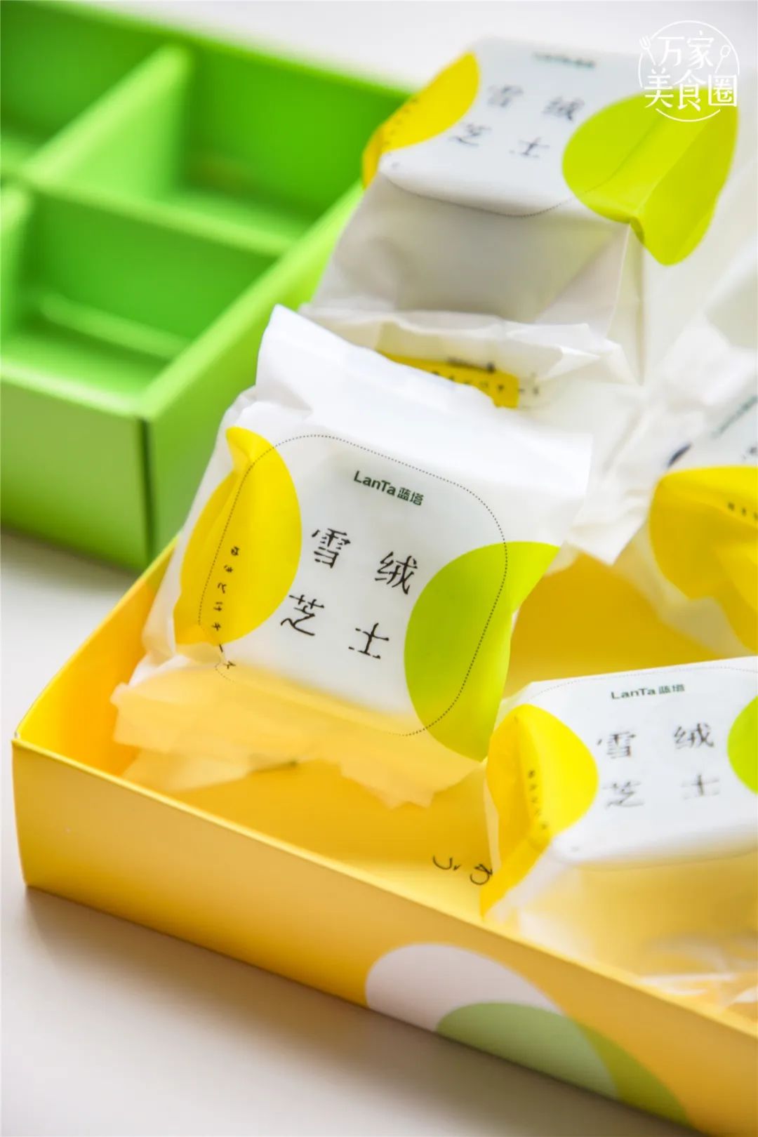 春日第一口甜烘焙界新宠雪绒芝士空降霸都4月1日全市开售