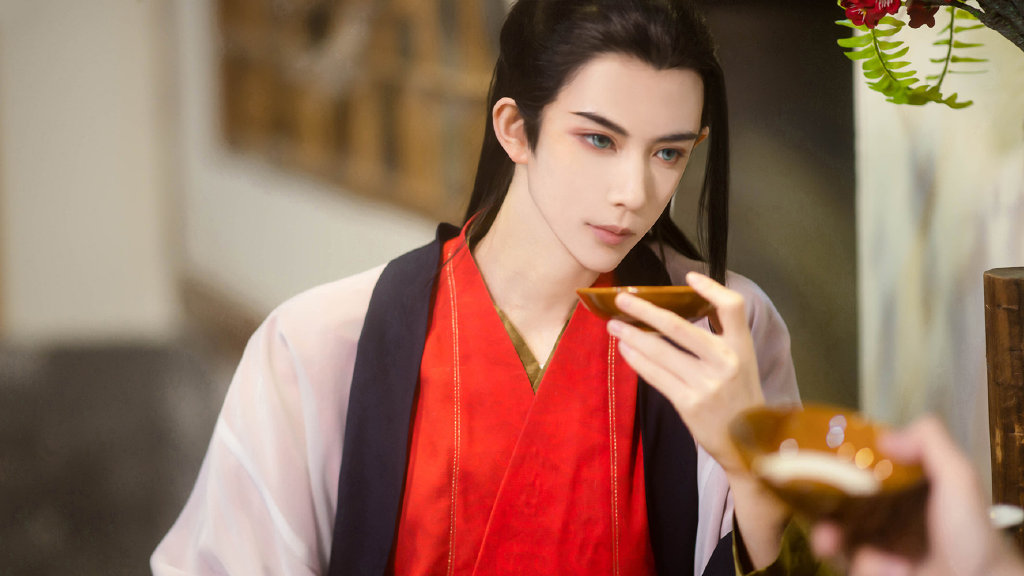 熊叔史上最娘的cosplay抹口红大白腿这才是猛男的出片