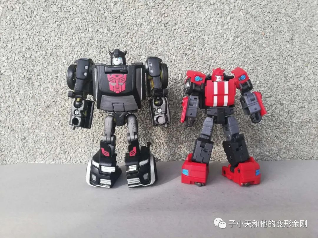 【评玩具】子小天:岑测评《铁工厂飞过山,尺寸不大,却很好玩!》