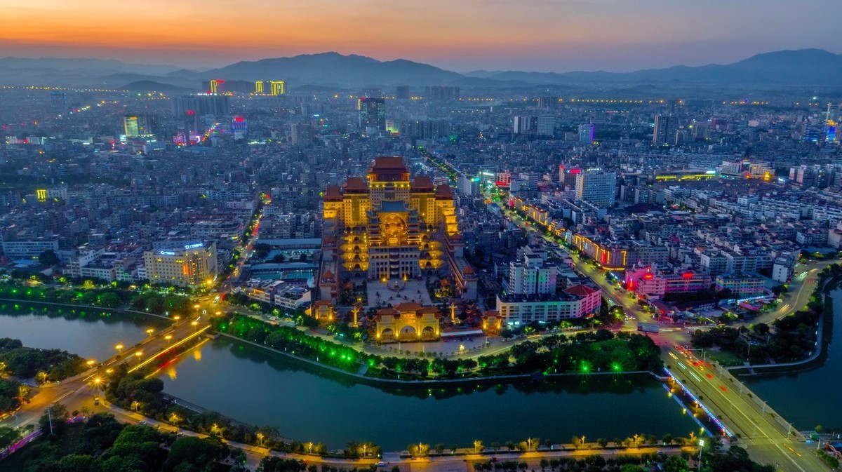 假设南宁北海收编钦防玉林整合铁山港东岸构建新的三大沿海城市