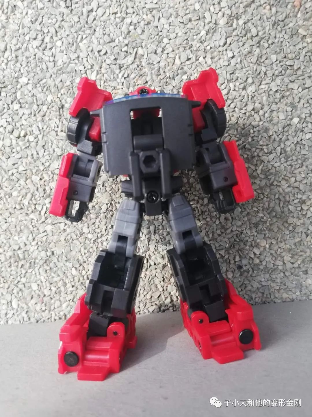 【评玩具】子小天:岑测评《铁工厂飞过山,尺寸不大,却很好玩!》