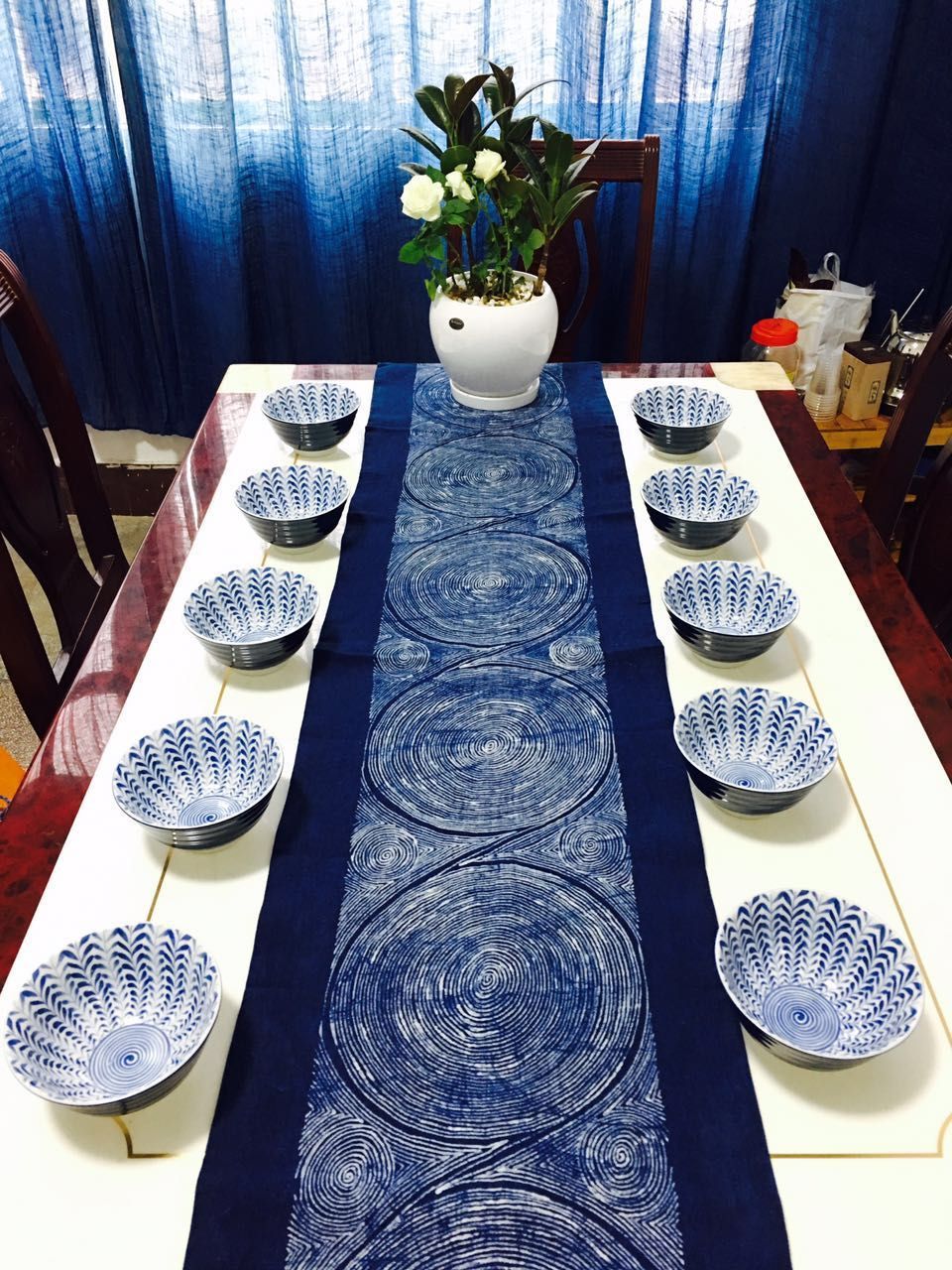 「黔文话」惊艳!来自丹寨的蜡染 登上伦敦时装周_设计