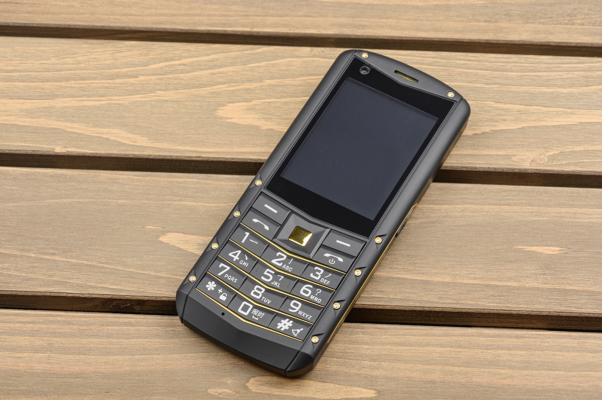 原创户外活动要轻便防摔防水防尘agmm5三防手机体验