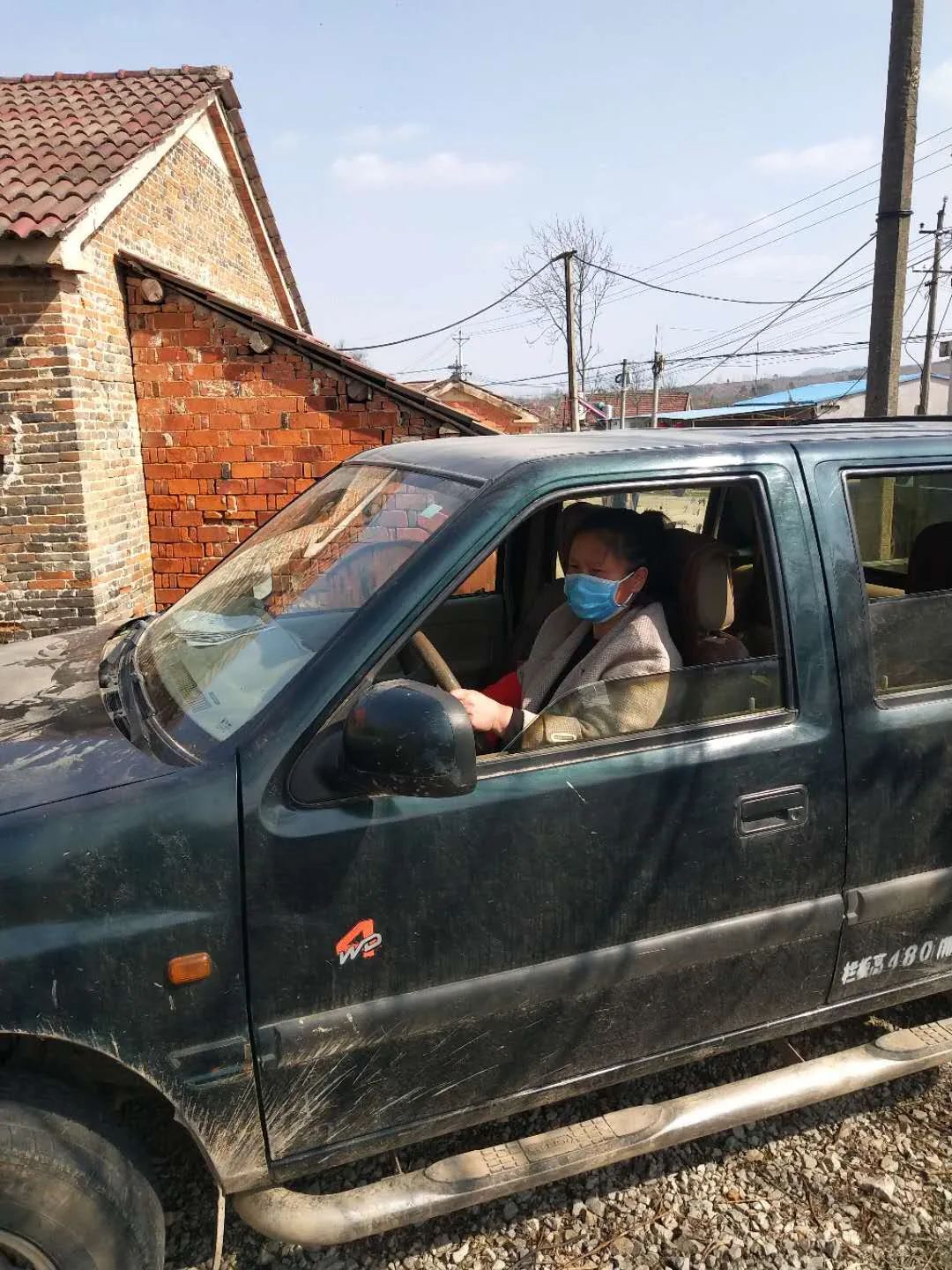 抗疫一线花木兰不让须眉征战忙记熊集镇梨园村女民兵连长陈玉