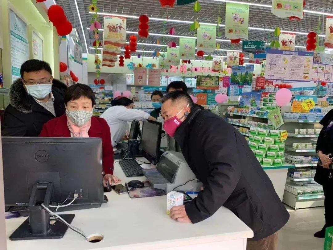 坚守不停歇健康不打烊健之佳众志成城抗击疫情