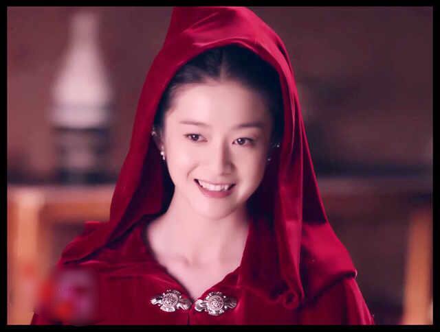 同样是穿斗篷的古装女子,刘亦菲不及马苏,孙俪惊艳,但她最美_练霓裳