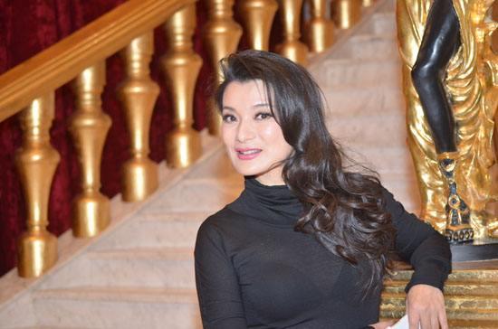 金花婆婆阎青妤15岁出道演技过人却不温不火至今仍单身