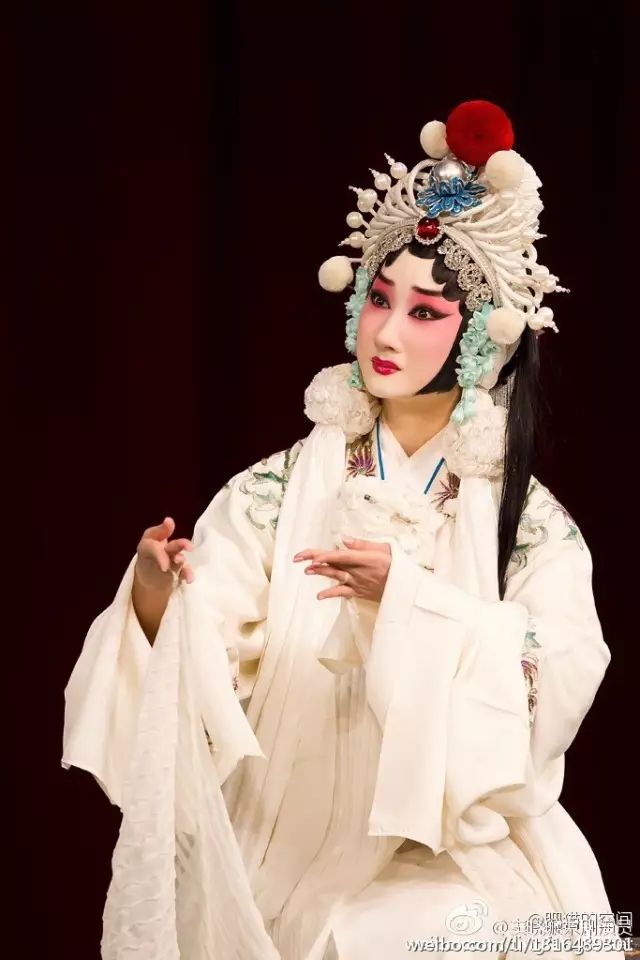 除了王珮瑜,京剧圈里还有哪些男神女神?_窦晓璇