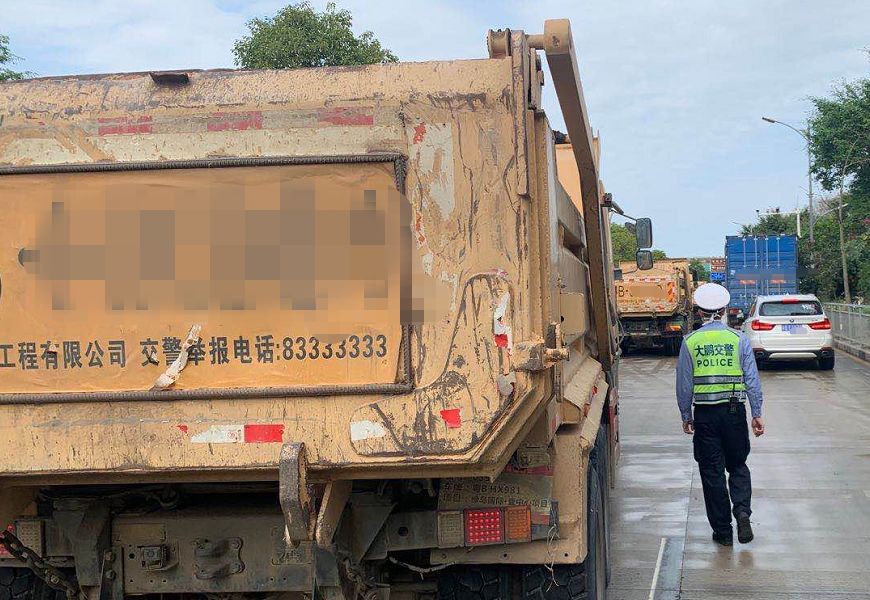 踩芾砉ぷ魑憂課沂泥頭車復工復產(泥頭車剎車不及致三車連撞)rec