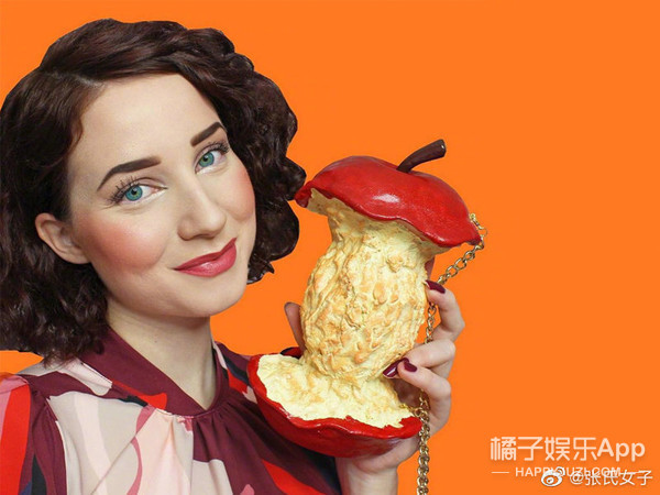 ladygaga五花肉套装见过吗?还有方便面链条包,穿着都能去涮火锅了