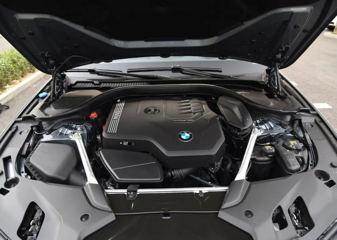 现款标轴5系的b48tu发动机综上,就是目前为止中改5系与现款5系的差别