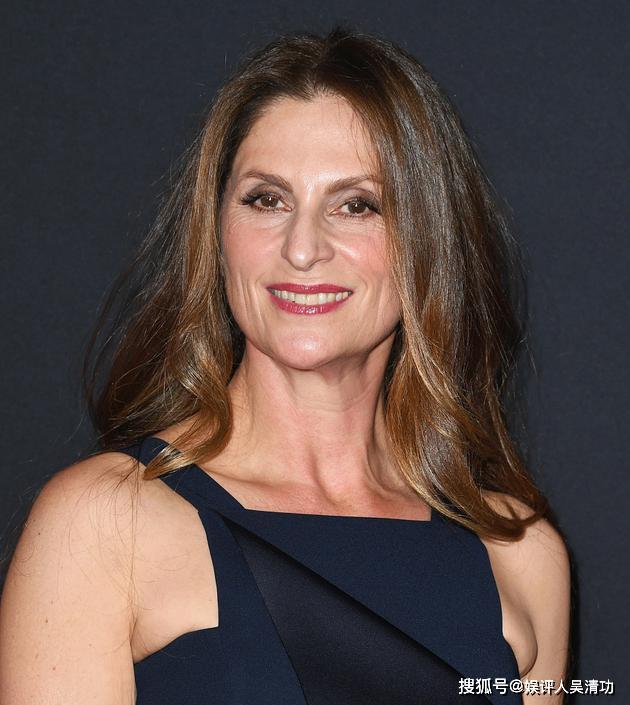 《花木兰》在美国和英国的首映,最后告知撤档_妮基·卡罗