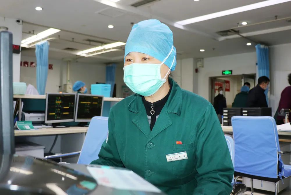 温暖如你雪中送炭记本溪市中心医院急诊科系护士长贾岩