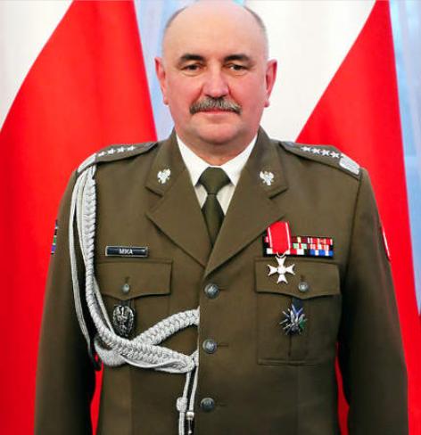 病毒凶猛波兰武装部队总司令也中招了近期曾参加北约军事会议