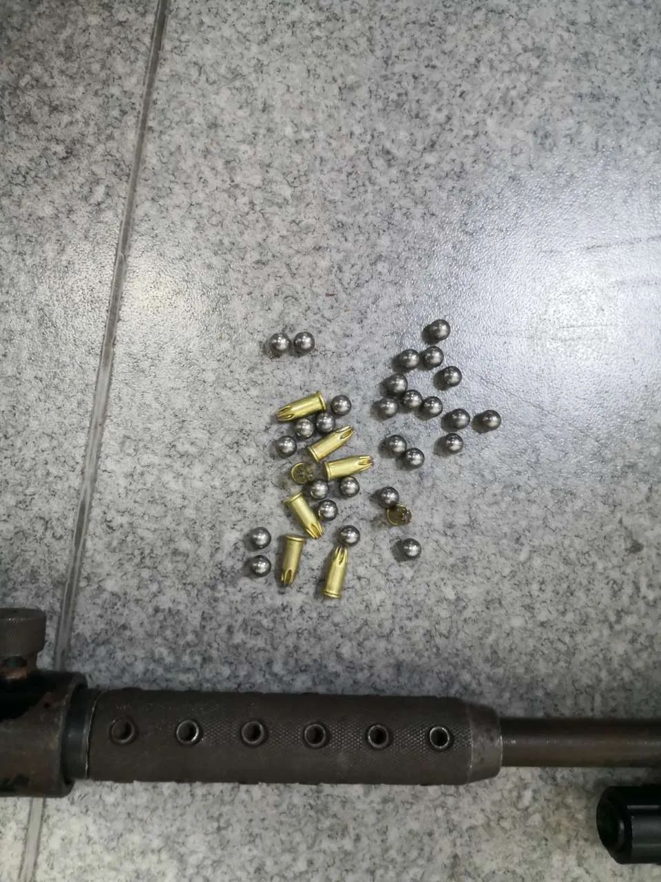 据柴某甲等人交代,因临近年关,野货价格上涨,3人便于当日向猎枪队员吴