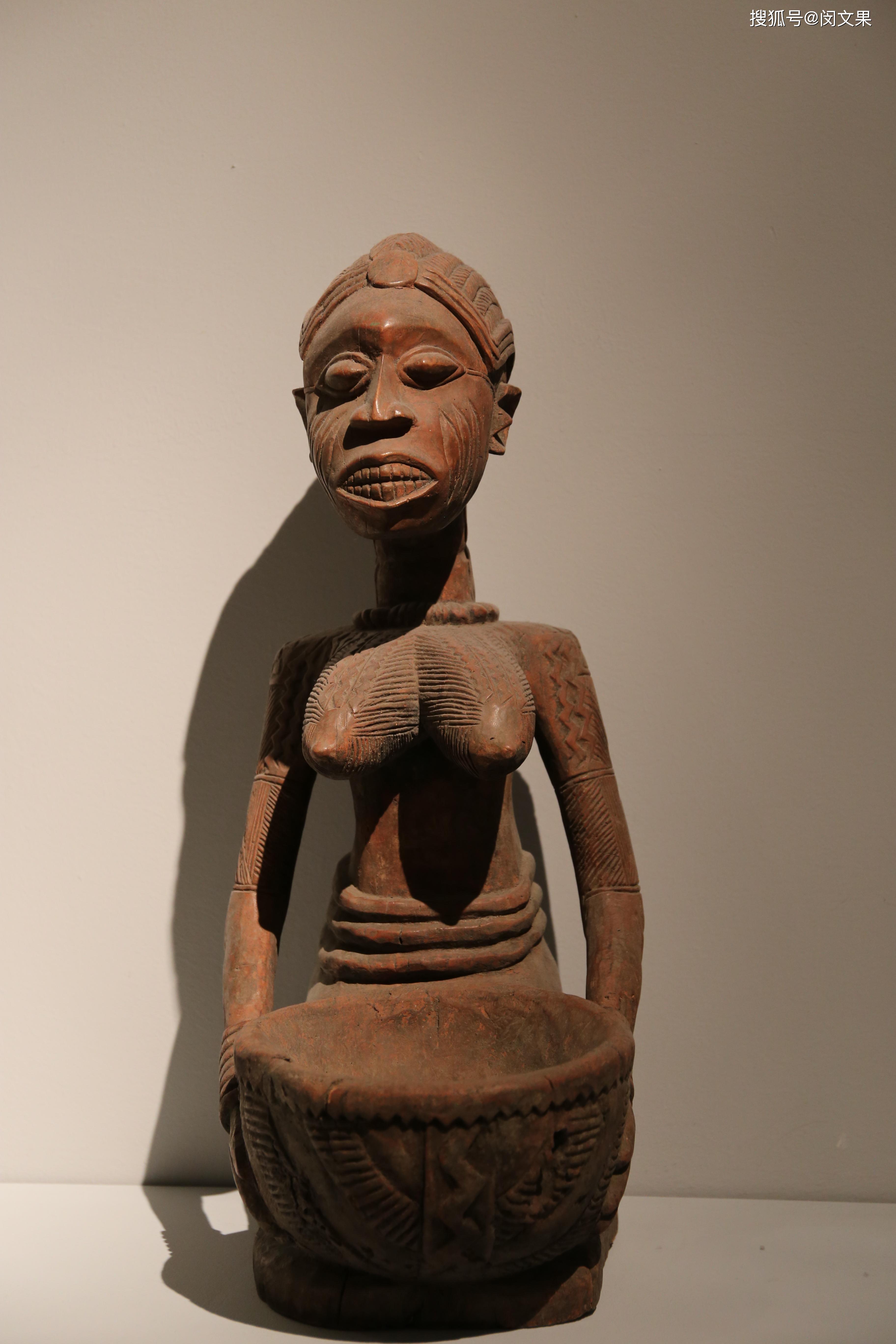 生命之灵非洲雕刻艺术魅力