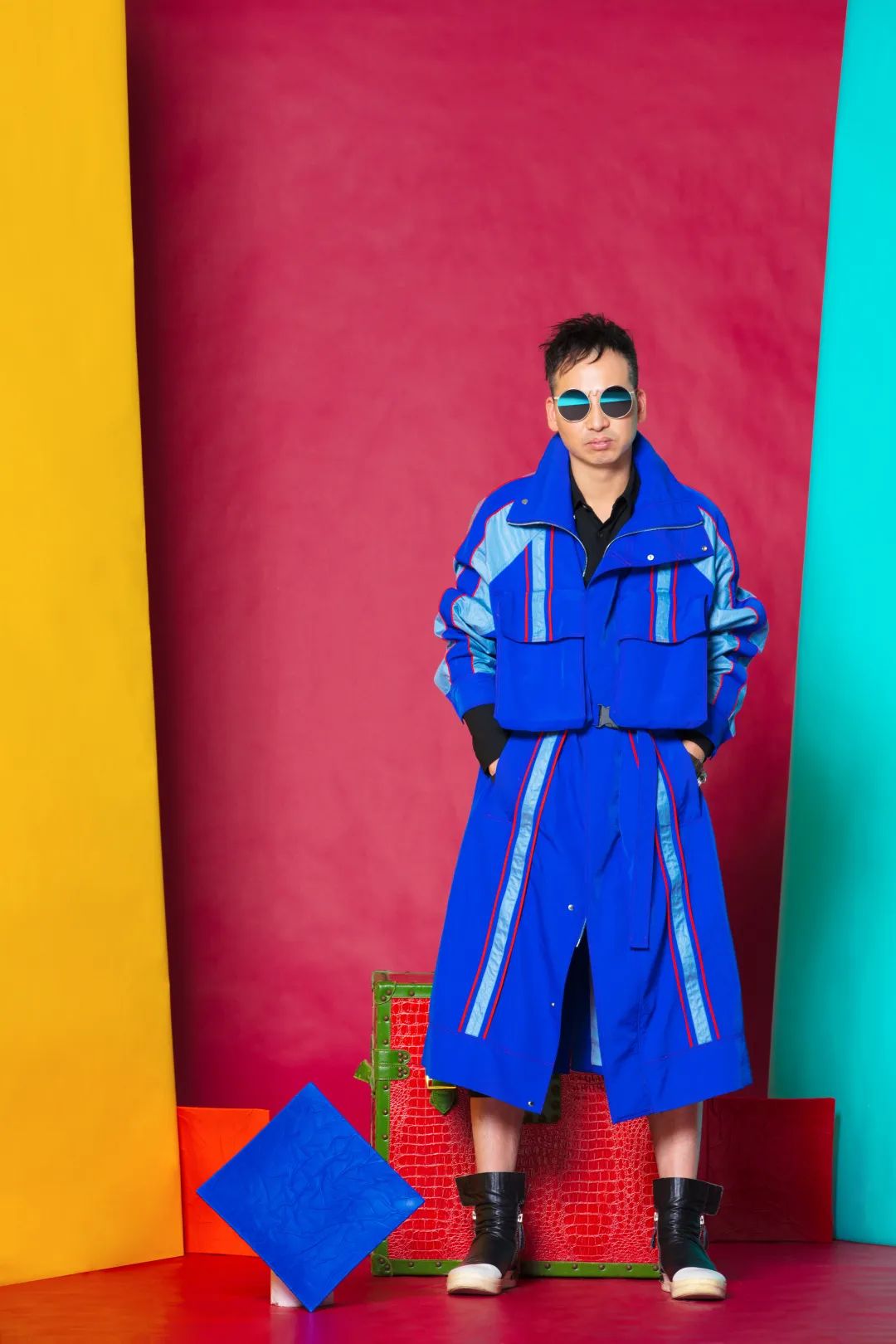 探索时尚态度,男神直播活力开抖!_朱卫明