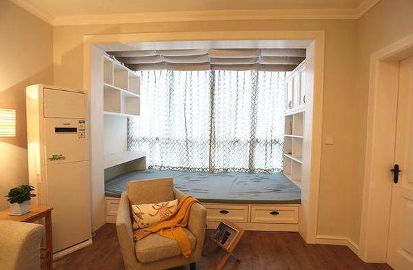 老公在阳台装个床朋友都骂他脑子进水装修完都夸他机智